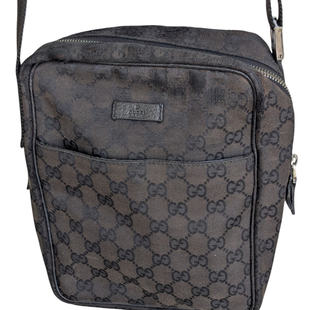 Authentic Gucci Black Messenger Bag with Adjustable Strap and Leather Trim - Picture 5 of 16